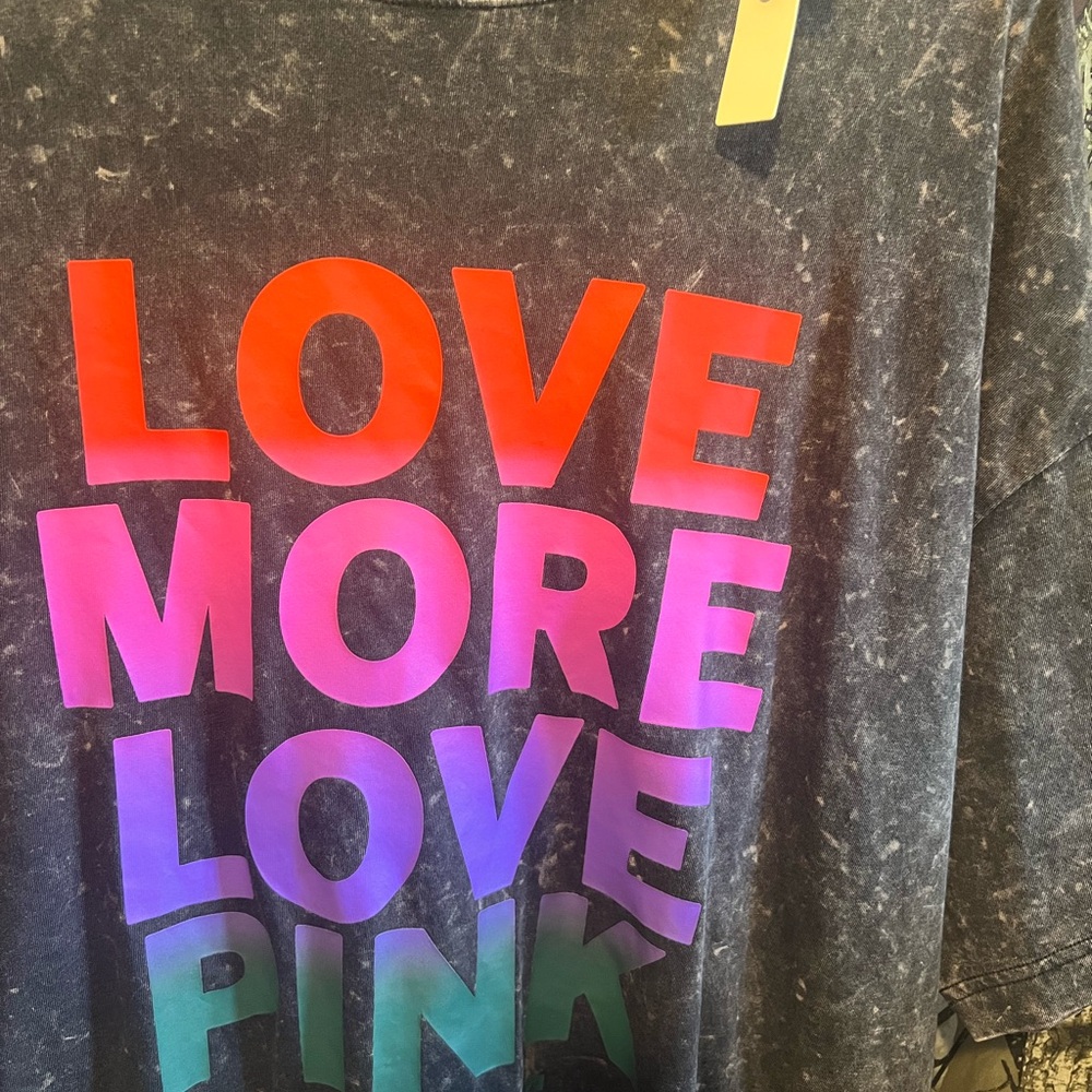 VS PINK one size tee - Picture 2 of 2